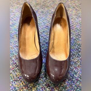 Clarks Artisan platform heel